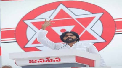 2024లో వైసీపీ  ఎలా  గెలుస్తుందో  చూస్తా,  మాది  విప్లవసేన: ఇప్పటం గ్రామస్తులకు  పవన్ ఆర్ధిక  సహాయం
