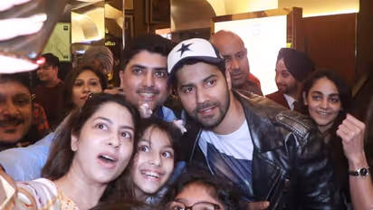 Bhediya star Varun Dhawan outside theatres asked fans,  'Film Aachi Lagi Aapko', here's what they said-WATCH