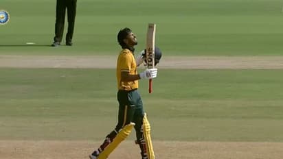 ருதுராஜ் கெய்க்வாட் இரட்டை சதம்.. ஒரு ஓவரில் 7 சிக்ஸர்களை (42 ரன்கள்) விளாசி வரலாற்று சாதனை