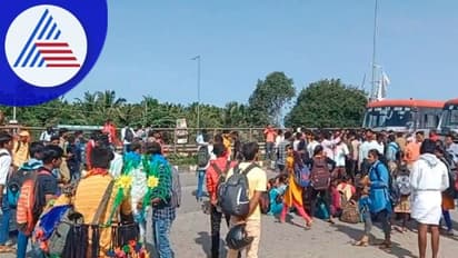 ಒಂದು ಕಡೆ ಬಸ್ ಇಲ್ಲ, ಇನ್ನೊಂದು ಕಡೆ ಕಟ್ಟಡ ಇಲ್ಲ; ಬೀದಿಗೆ ಬಂದ ವಿದ್ಯಾರ್ಥಿಗಳು!