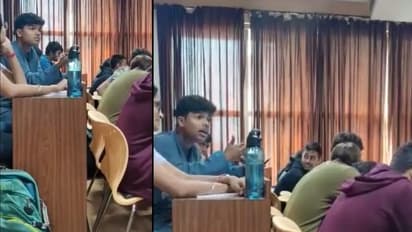 ಭಯೋತ್ಪಾದಕ ಎಂದ ಉಪನ್ಯಾಸಕರಿಗೆ ಮುಸ್ಲಿಂ ವಿದ್ಯಾರ್ಥಿಯ ಕ್ಲಾಸ್‌...