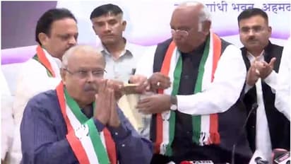 ഗുജറാത്ത് വോട്ടെടുപ്പിന് 3 ദിനം മാത്രം; ബിജെപിക്ക് തിരിച്ചടി, മുൻ മന്ത്രി കോൺഗ്രസിൽ, സ്വീകരിക്കാൻ ഖാർഗെ എത്തി