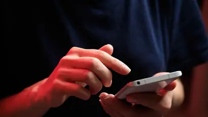 Hyderabad woman loses vision after spending hours on smartphone in dark