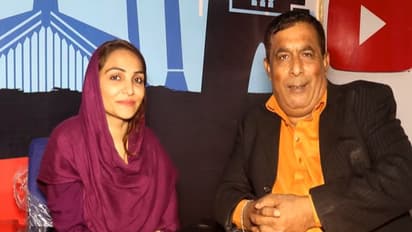 ना वो बोल सकता है और ना ही सुन सकता है, फिर भी 25 साल की लड़की का 52 साल के शख्स पर आया दिल