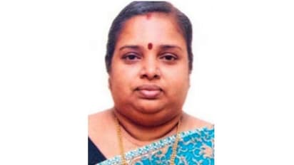 സ്വകാര്യബസില് നിന്ന് തെറിച്ചു വീണ യാത്രക്കാരി ബസിനടിയില്പ്പെട്ട് മരിച്ചു