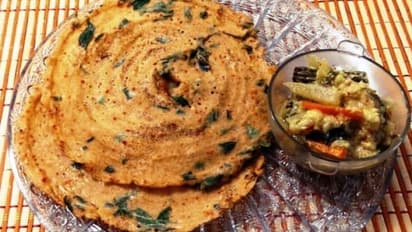 ஊட்டச்சத்து நிறைந்த "கேழ்வரகு அடை" செய்து சாப்பிட்டு ஆரோக்கியமாக வாழலாம் வாங்க!