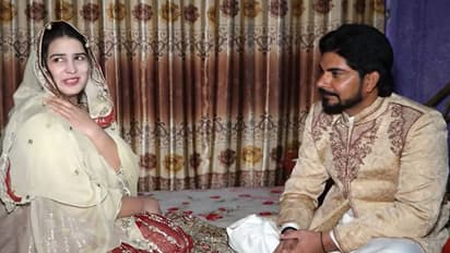 खूबसूरत बैंक मैनेजर को चौकीदार की आवाज से हुई मोहब्बत, अपना बनाने के लिए कर डाला ये काम