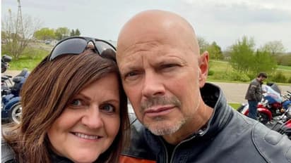 അപകടത്തില് ഓര്മ്മ പോയി, ഭാര്യക്ക് മുമ്പില് വീണ്ടും വിവാഹ അഭ്യര്ത്ഥനയുമായി 58 -കാരന്