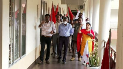 നേതാവിനെതിരായ നടപടി പിൻവലിക്കാമെന്ന് മന്ത്രിമാരുടെ ഉറപ്പ്; കാർഷിക സർവകലാശാലയിൽ സമരം അവസാനിപ്പിച്ച് ഉദ്യോഗസ്ഥർ