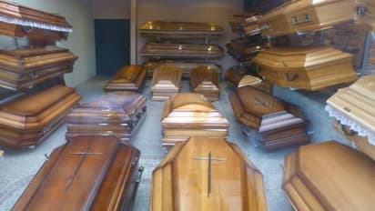 നല്ല ഗുണനിലവാരമുള്ള സെക്കന്റ് ഹാൻഡ് ശവപ്പെട്ടികൾ വിൽപനയ്ക്ക്, പോസ്റ്റ് കണ്ട് അന്തം വിട്ട് ആളുകൾ!