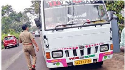 രണ്ട് വര്‍ഷമായി ടാക്സും ഇൻഷുറൻസും ഫിറ്റ്നസും ഇല്ല; സ്കൂള്‍ ട്രിപ്പ് നടത്തിയ മിനി ബസ് പിടിച്ചെടുത്തു 