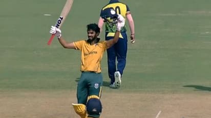 సెంచరీల మోత మోగిస్తున్న రుతురాజ్.. విజయ్ హజారే ట్రోఫీ ఫైనల్లోనూ శతకం..