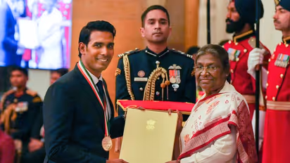 ರಾಷ್ಟ್ರಪತಿ ಮುರ್ಮು ಅವರಿಂದ ಶರತ್ ಕಮಲ್ಗೆ ಖೇಲ್ ರತ್ನ ಪ್ರದಾನ