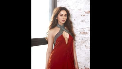 బాలీవుడ్ లో రకుల్ ప్రీత్ కు దెబ్బ మీద దెబ్బ.. వరుస ఫ్లాప్స్ తో డేంజర్ బెల్స్.. వైరల్ గా లేటెస్ట్ పిక్స్! 