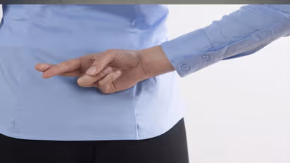 शादी पर संकट आया और सफलता पर भी उठे सवाल, एक ऐसा इंसान जिसने जीवन में सिर्फ बोले हैं झूठ