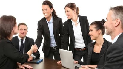 ആഴ്ചയിൽ നാല് ദിവസം മാത്രം ജോലി ചെയ്താൽ മതി, ജീവനക്കാരെ ഹാപ്പിയാക്കാൻ 100 കമ്പനികൾ