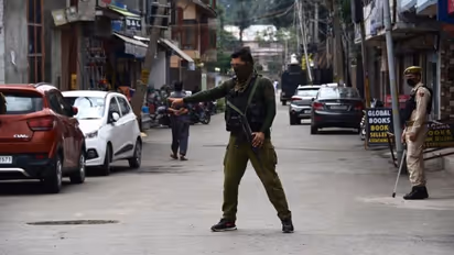 J&K Police fact-checks Mehbooba Mufti over November salary