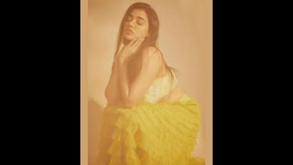 నడుము, నాభీ అందాలు చూపిస్తూ కేతికా విరహ వేదన.. టెంప్టింగ్ పోజులతో పిచ్చెక్కిస్తున్న బోల్డ్ బ్యూటీ!