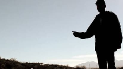 മോഷ്ടിച്ച സ്വർണവുമായി രക്ഷപ്പെടാൻ ലിഫ്റ്റ് ചോദിച്ച് കയറിയത് വീട്ടുടമയുടെ ബൈക്കിൽ; കള്ളൻ തൊണ്ടി സഹിതം പിടിയിൽ