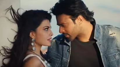 షూటింగ్ స్పాట్ లో డార్లింగ్ తో రచ్చ చేసిన బాలీవుడ్ బ్యూటీ.. వైరల్ గా ప్రభాస్, జాక్వెలిన్ ఫన్నీ వీడియో.! 