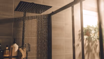 5 reasons why you should take cold showers in morning