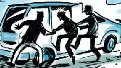 धर्मांतरण के विरोध में तीन दिनों से चल रहा बवाल, गुस्साई भीड़ ने पुलिसवालों पर किया हमला, एसपी का सिर फूटा