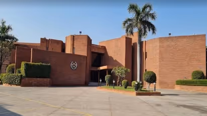 ഇന്ത്യയിലുള്ള കൊറിയക്കാരോട് രാത്രി പുറത്തിറങ്ങരുത് എന്ന് ദക്ഷിണ കൊറിയൻ എംബസി