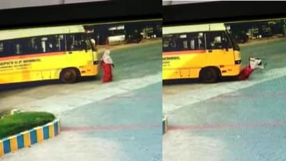 'ഡ്രൈവറുടെ അശ്രദ്ധ'; പെരുമ്പാവൂരില് സ്കൂൾ ബസ് ഇടിച്ച് കാൽനട യാത്രക്കാരിക്ക് പരിക്ക്