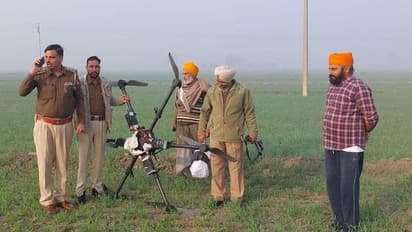 ఇండో-పాక్ సరిహద్దుల్లో ఎగురుతున్న డ్రోన్ ను కూల్చిన భద్రతా బలగాలు.. 5 కిలోల హెరాయిన్ స్వాధీనం