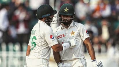 ఓటమికి కారణాలు చెప్పకుండా కుంటిసాకులు చెబుతావా.. నువ్వేం కోచ్‌వి.. పాక్ హెడ్ కోచ్‌పై  మాజీల ధ్వజం