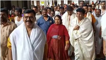 ಮಂತ್ರಾಲಯದಲ್ಲಿ ಶಿವಣ್ಣ; ಕುಟುಂಬ ಸಮೇತ ರಾಯರ ದರ್ಶನ ಪಡೆದ ಹ್ಯಾಟ್ರಿಕ್ ಹೀರೋ