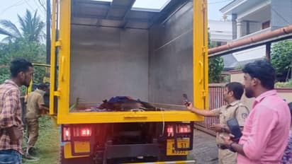 ഒറ്റപ്പാലത്ത് 5 തെരുവുനായ്ക്കളെ ചത്ത നിലയിൽ കണ്ടെത്തി; പരാതിയുമായി പ്രദേശവാസികള്‍