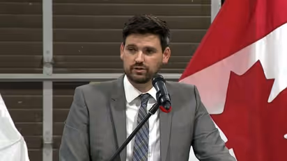 कनाडा में काम कर रहे भारतीय पेशेवरों के लिए अच्छी खबर, बच्चों को भी मिलेगा वर्क परमिट