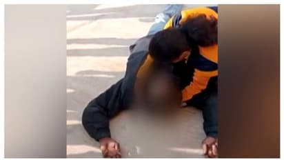 മകളെ നീറ്റ് കോച്ചിങ് സെന്ററിൽ ചേർക്കാനെത്തിയ കർഷകൻ ​ഗുണ്ടകളുടെ വെടിവെപ്പിൽ കൊല്ലപ്പെട്ടു, കണ്ണുനിറയും കാഴ്ച