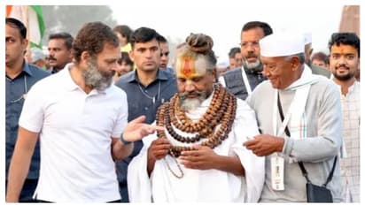 ഭാരത് ജോഡോ യാത്രയിൽ രാഹുൽ ഗാന്ധിക്കൊപ്പം നടന്ന് കമ്പ്യൂട്ടർ ബാബ, പങ്കെടുത്ത അധ്യാപകന് സസ്പെൻഷൻ