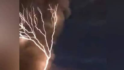 ഇടിമിന്നൽ എന്തുകൊണ്ടാണ് നേർരേഖയിൽ സഞ്ചരിക്കാത്തത്?