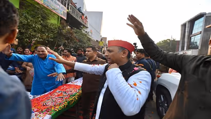 मैनपुरी उपचुनाव पर टिकी सभी की निगाहें, क्या साइलेंट वोटर करेंगे अहम बदलाव