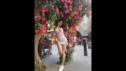 ವೀಕೆಂಡ್ ಮೂಡ್‌ನಲ್ಲಿ KGF ಸುಂದರಿ; ಮೌನಿಯ ಮಾದಕ ನೋಟಕ್ಕೆ ಬೆರಗಾದ ಫ್ಯಾನ್ಸ್  