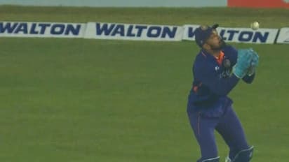 మహ్మద్ సిరాజ్ మెయిడిన్ ఆడడం వల్లే టీమిండియా ఓడిందా... రోహిత్‌కి స్ట్రైయిక్ దొరికి ఉంటే...