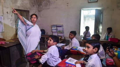 सिंगूर प्रोजेक्ट के खिलाफ 16 साल पहले की भूख हड़ताल को याद कर ममता बनर्जी ने दिया चैलेंज, लेकिन खुद उलझीं