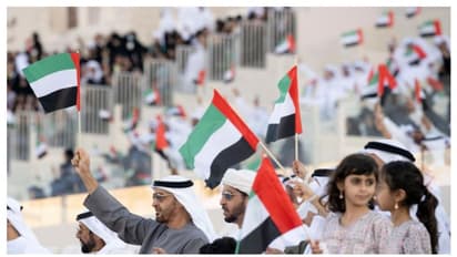 യുഎഇയുടെ ഐക്യം പ്രതിഫലിപ്പിച്ച് 'മാര്ച്ച് ഓഫ് ദി യൂണിയന്'; ജനസാഗരത്തിനൊപ്പം ശൈഖ് മുഹമ്മദും