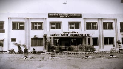 इंदौर के प्रोफेसर डॉ फरहत खान की विवादित किताब का मामला गरमाया, 2 लोगों पर FIR दर्ज