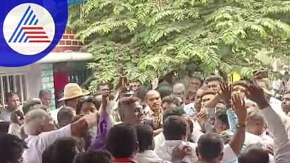 Assembly Election: ಸಿದ್ದು ಸ್ಪರ್ಧೆ: ಕೋಲಾರದ ಕಾಂಗ್ರೆಸ್ ಸಭೆಯಲ್ಲಿ ಗದ್ದಲ