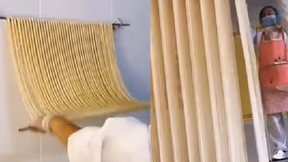 നൂഡില്സ് ഉണ്ടാക്കുന്നത് കണ്ടിട്ടുണ്ടോ?; വീഡിയോ കാണാം...