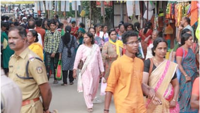 ചക്കുളത്തുകാവിലേക്ക് ഭക്തജനപ്രവാഹം, പൊങ്കാല നാളെ, ഓഫീസുകൾക്കും വിദ്യാഭ്യാസ സ്ഥാപനങ്ങൾക്കും പ്രാദേശിക അവധി