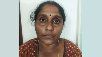 വൈകുന്നേരം വീട്ടിൽ കയറി ഒളിച്ചിരുന്നു, രാത്രി ഒരു ലക്ഷം രൂപയും സ്വർണവും മോഷ്ടിച്ച് മുങ്ങി, യുവതി അറസ്റ്റിൽ