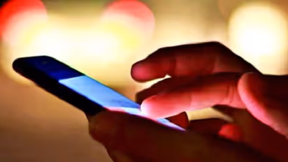 AI குரலைக் கேட்டு ஏமாந்த பெண்ணிடம் ரூ.1.4 லட்சம் அபேஸ்! இந்த மாதிரி கால் வந்தா உஷாரா இருங்க... 