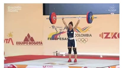 World Championship: कलाई की चोट के बावजूद मीराबाई चानू ने उठाया 200 किलो वजन, सिल्वर मेडल जीतक रचा इतिहास