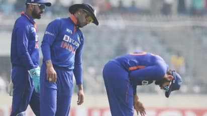 BAN vs IND: காயத்தால் களத்திலிருந்து வெளியேறி மருத்துவமனைக்கு அழைத்து செல்லப்பட்ட ரோஹித் சர்மா