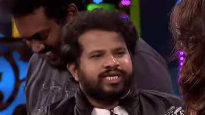 హీరోయిన్‌ `అన్నా` అని పిలవడంతో షో నుంచి వెళ్ళిపోయిన హైపర్‌ ఆది.. ట్రాక్‌ ఎక్కి నిరసన.. అంతా రచ్చరచ్చ..